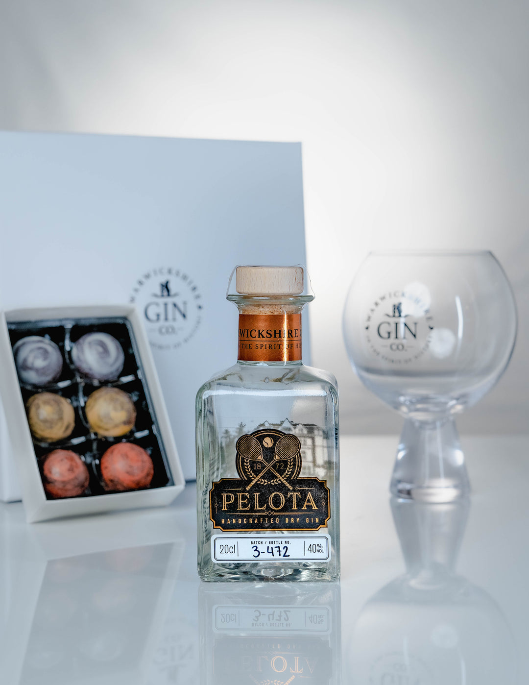 Pelota Gift Set - Glass & Chocolates